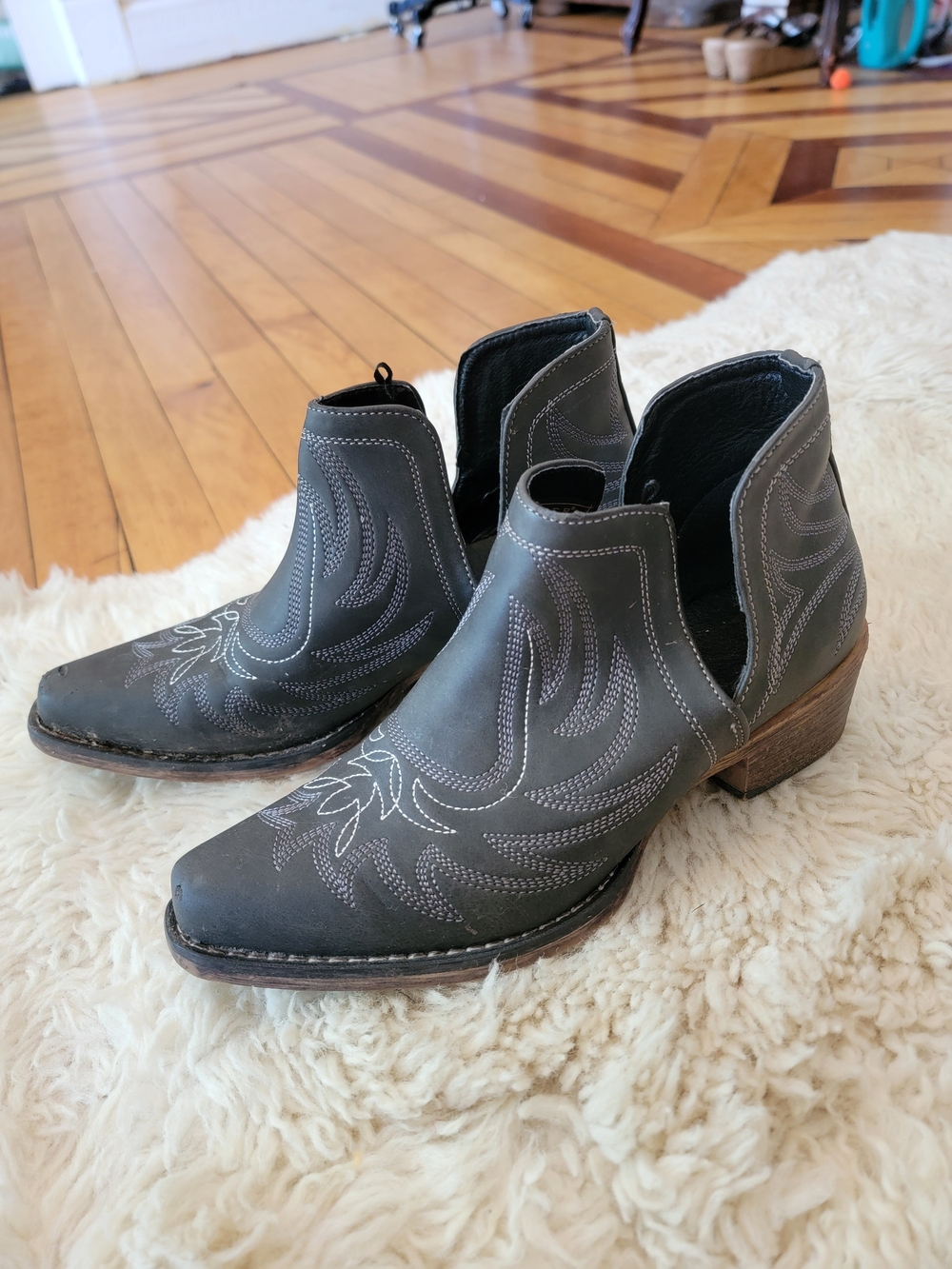 Roper Boots Gray Cutout Western Ankle Pointed Toe Boots 7.5